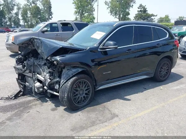 WBXHU7C38H5H34945 2017 BMW X1 - Image 2