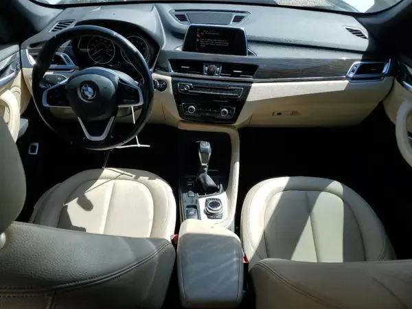 WBXHU7C38H5H36615 2017 BMW X1 - Image 8
