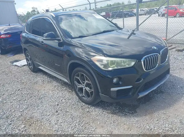WBXHU7C38H5H36775 2017 BMW X1 - Image 1
