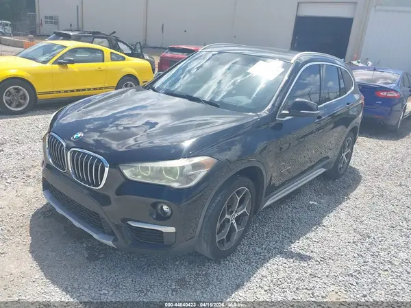 WBXHU7C38H5H36775 2017 BMW X1 - Image 2