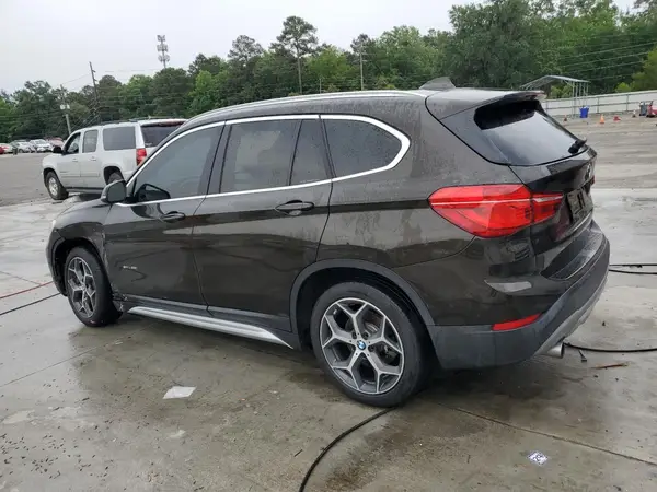 WBXHU7C38H5H37621 2017 BMW X1 - Image 2