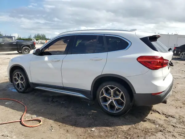 WBXHU7C38J3H42531 2018 BMW X1 - Image 2