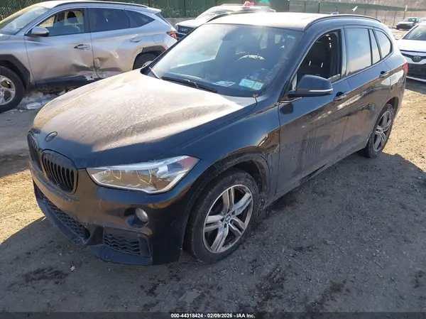 WBXHU7C38J3H43839 2018 BMW X1 - Image 2