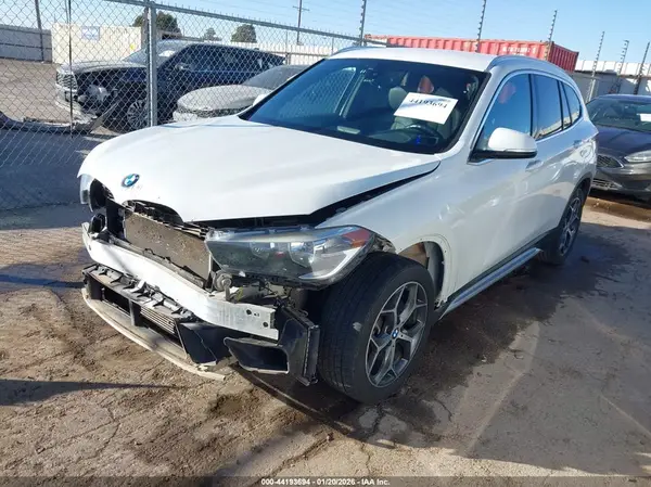WBXHU7C38J5H41030 2018 BMW X1 - Image 2