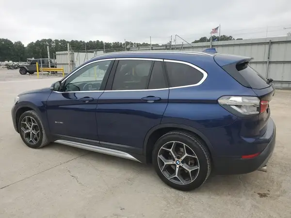 WBXHU7C38J5H41321 2018 BMW X1 - Image 2