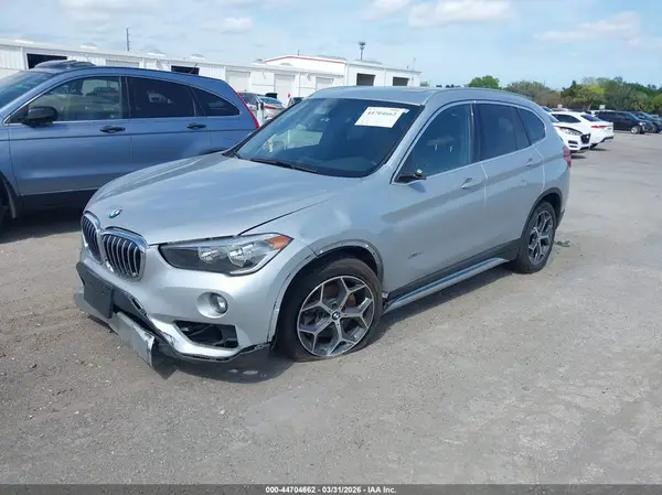 WBXHU7C38J5H41352 2018 BMW X1 - Image 2