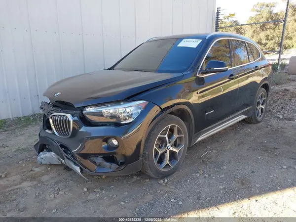 WBXHU7C38J5H42470 2018 BMW X1 - Image 2