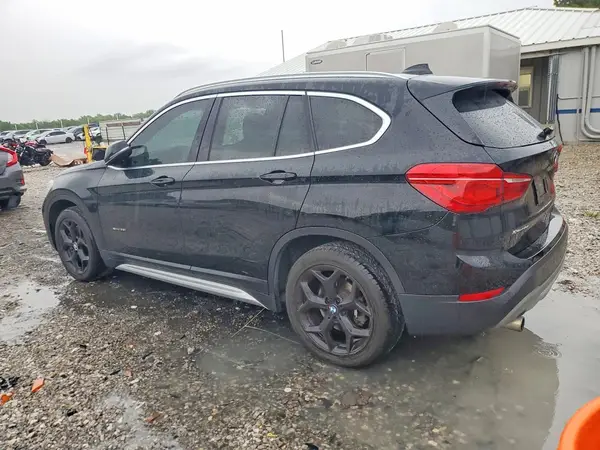 WBXHU7C38J5H43098 2018 BMW X1 - Image 2