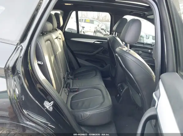 WBXHU7C38J5H43599 2018 BMW X1 - Image 8
