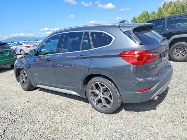 WBXHU7C38J5H43652 2018 BMW X1 - Image 2