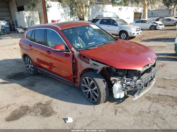 WBXHU7C38J5H43778 2018 BMW X1 - Image 1