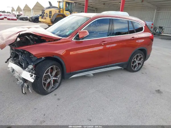 WBXHU7C38J5H43862 2018 BMW X1 - Image 2