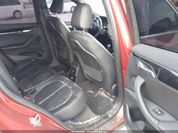 WBXHU7C38J5H43862 2018 BMW X1 - Image 8