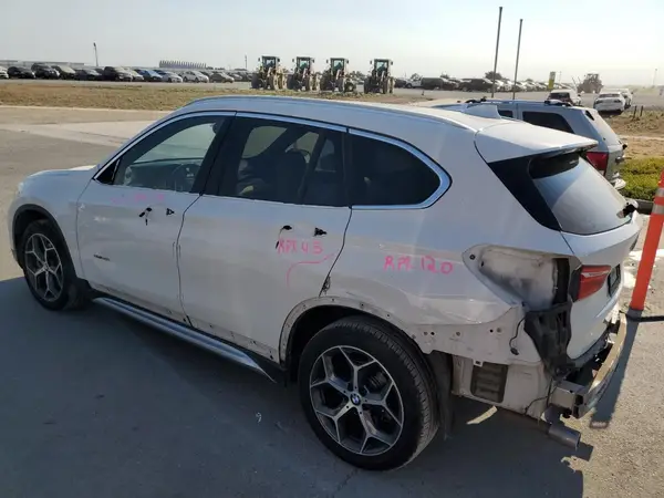 WBXHU7C38J5H44249 2018 BMW X1 - Image 2