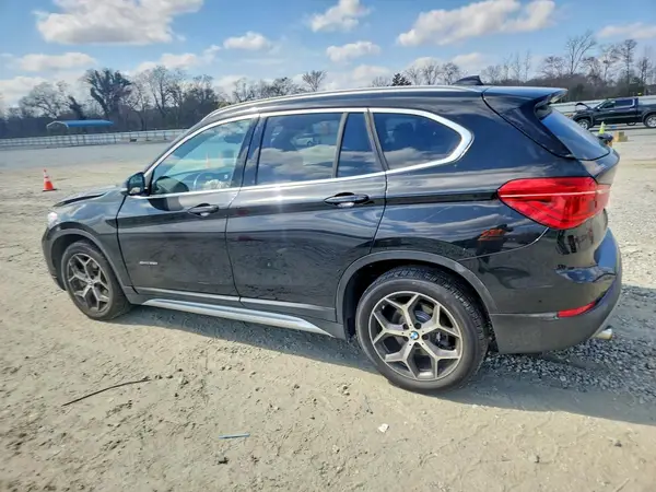 WBXHU7C38J5H44669 2018 BMW X1 - Image 2