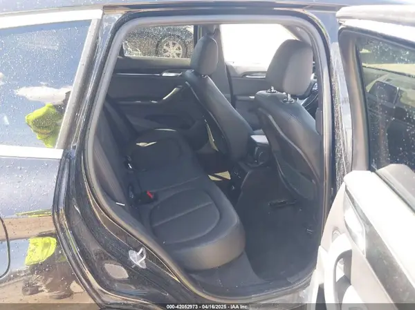 WBXHU7C38J5H44770 2018 BMW X1 - Image 8