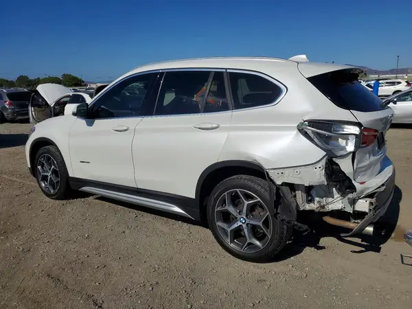 WBXHU7C38J5H45062 2018 BMW X1 - Image 2