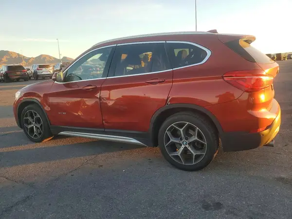 WBXHU7C38J5L05582 2018 BMW X1 - Image 2