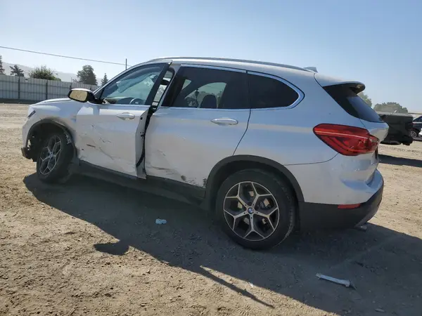 WBXHU7C38J5L05663 2018 BMW X1 - Image 2