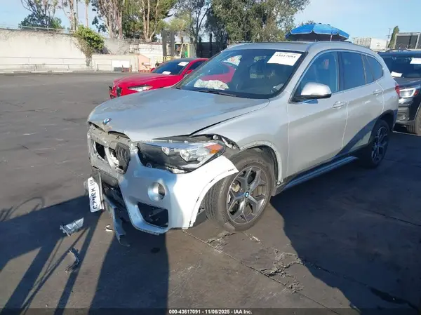 WBXHU7C38J5L09275 2018 BMW X1 - Image 2