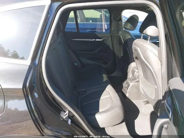 WBXHU7C38J5L09762 2018 BMW X1 - Image 8
