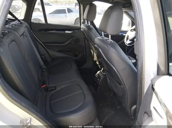 WBXHU7C39H5H34405 2017 BMW X1 - Image 8