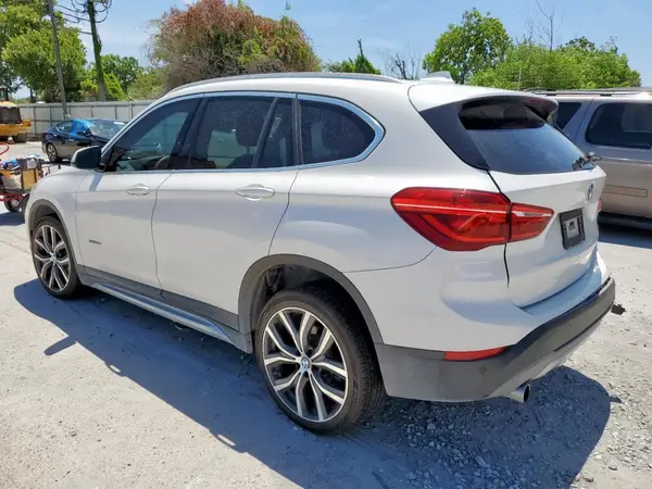 WBXHU7C39H5H34890 2017 BMW X1 - Image 2