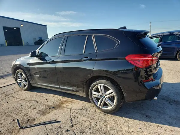 WBXHU7C39H5H35036 2017 BMW X1 - Image 2