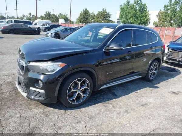 WBXHU7C39H5H35439 2017 BMW X1 - Image 2