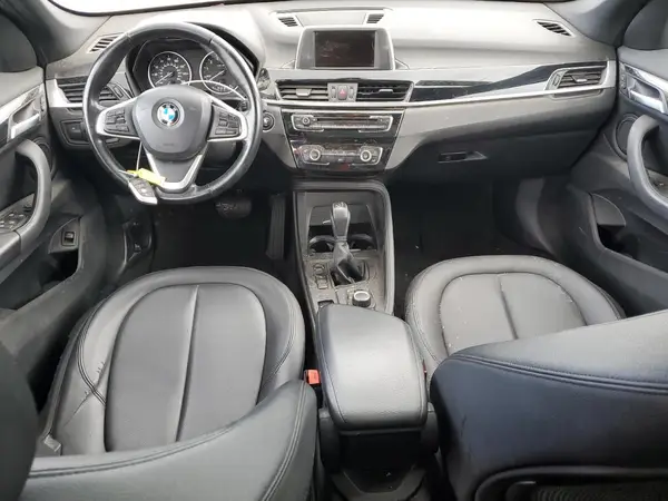WBXHU7C39H5H37756 2017 BMW X1 - Image 8
