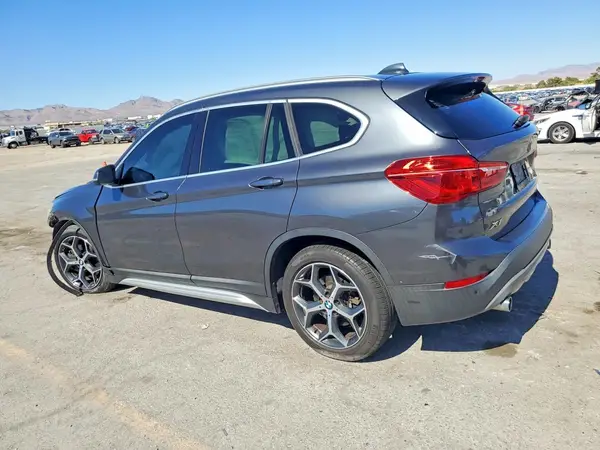 WBXHU7C39J3H43011 2018 BMW X1 - Image 2