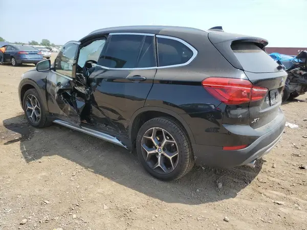 WBXHU7C39J3H43056 2018 BMW X1 - Image 2