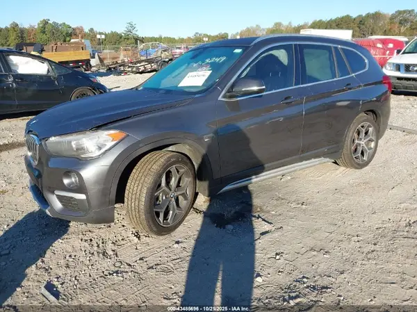 WBXHU7C39J3H43249 2018 BMW X1 - Image 2
