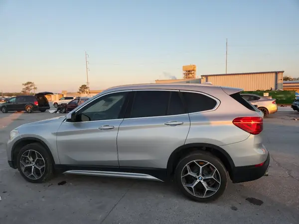 WBXHU7C39J3H43929 2018 BMW X1 - Image 2
