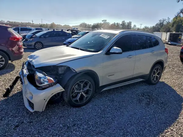 WBXHU7C39J5H39237 2018 BMW X1 - Image 1