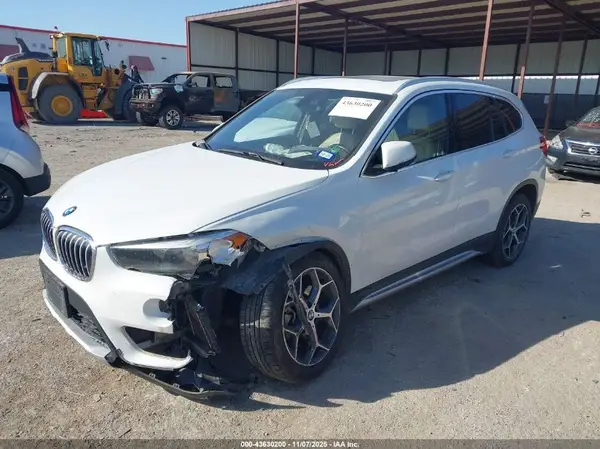 WBXHU7C39J5H39416 2018 BMW X1 - Image 2