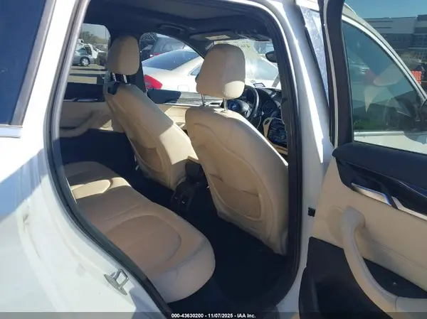 WBXHU7C39J5H39416 2018 BMW X1 - Image 8