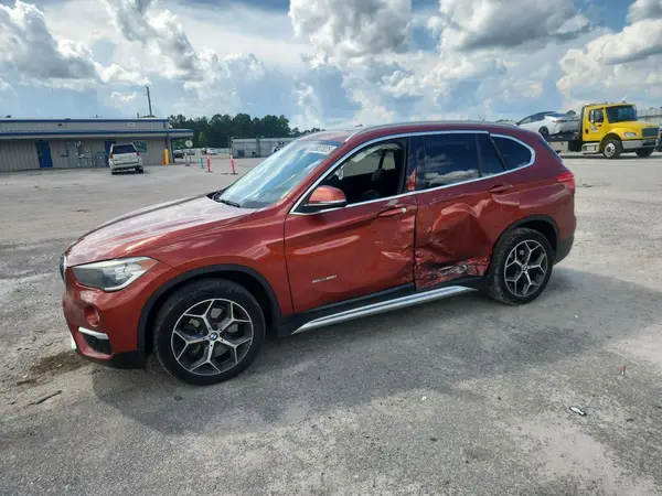 WBXHU7C39J5H42218 2018 BMW X1 - Image 1