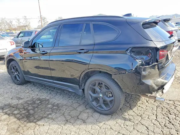 WBXHU7C39J5H42462 2018 BMW X1 - Image 2
