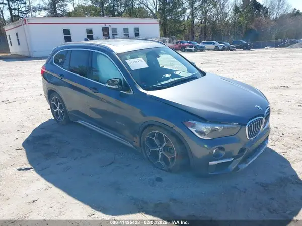 WBXHU7C39J5H45197 2018 BMW X1 - Image 1
