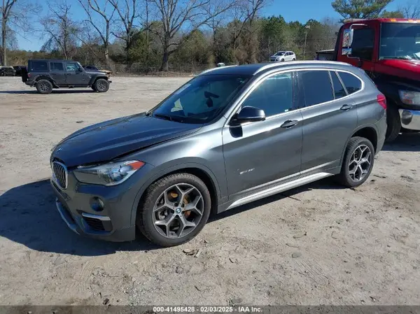 WBXHU7C39J5H45197 2018 BMW X1 - Image 2
