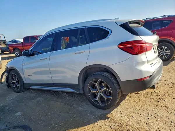 WBXHU7C39J5L05512 2018 BMW X1 - Image 2