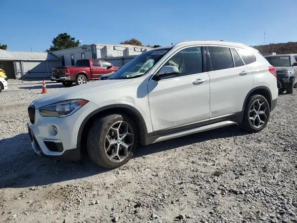 WBXHU7C39J5L06420 2018 BMW X1 - Image 1