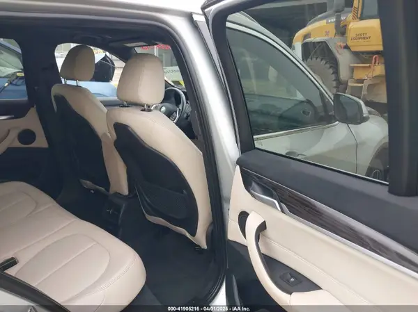 WBXHU7C39J5L06465 2018 BMW X1 - Image 8