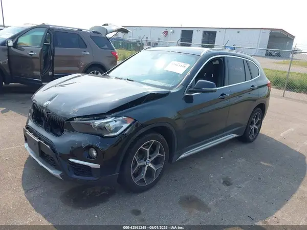 WBXHU7C39J5L08362 2018 BMW X1 - Image 2