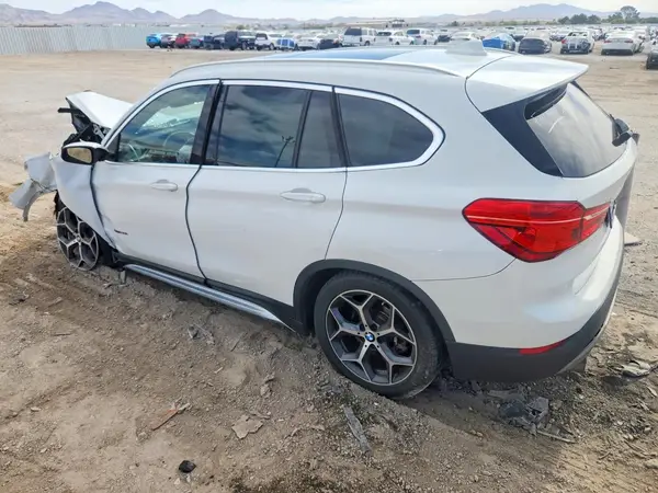 WBXHU7C3XH5GH3627 2017 BMW X1 - Image 2