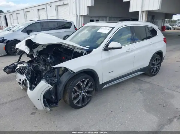 WBXHU7C3XH5H34512 2017 BMW X1 - Image 2