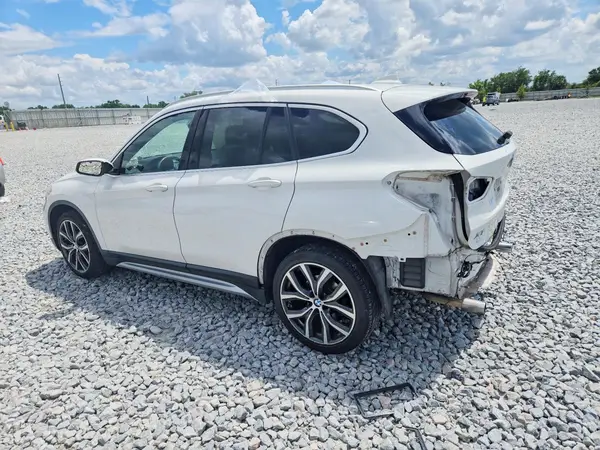 WBXHU7C3XJ3H43664 2018 BMW X1 - Image 2