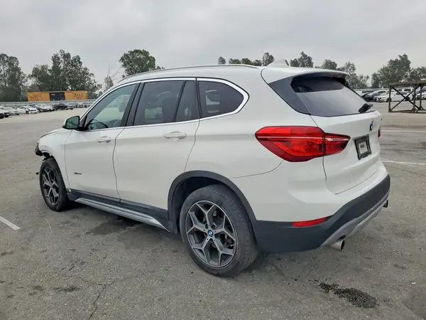 WBXHU7C3XJ5H39408 2018 BMW X1 - Image 2