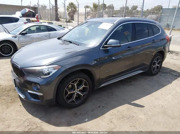 WBXHU7C3XJ5H42650 2018 BMW X1 - Image 2